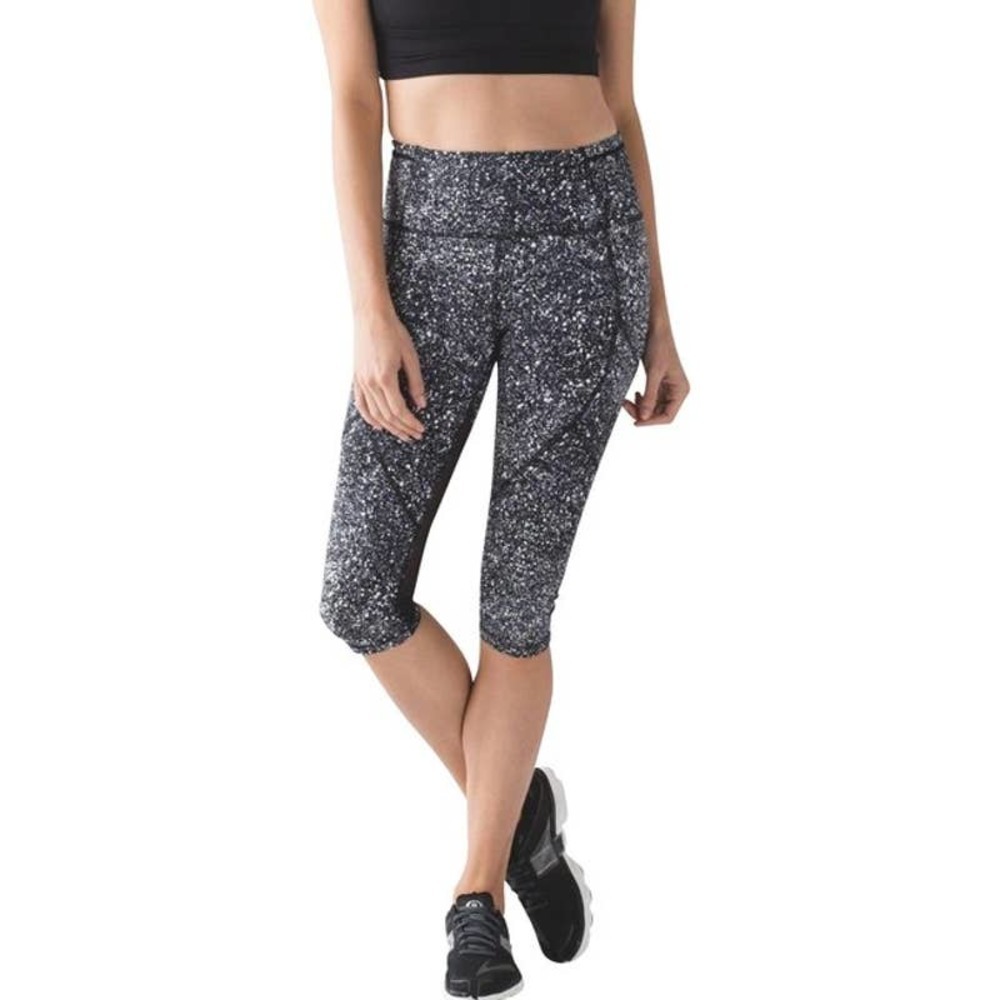 Lululemon Outrun Crop 17in Activewear Bottoms